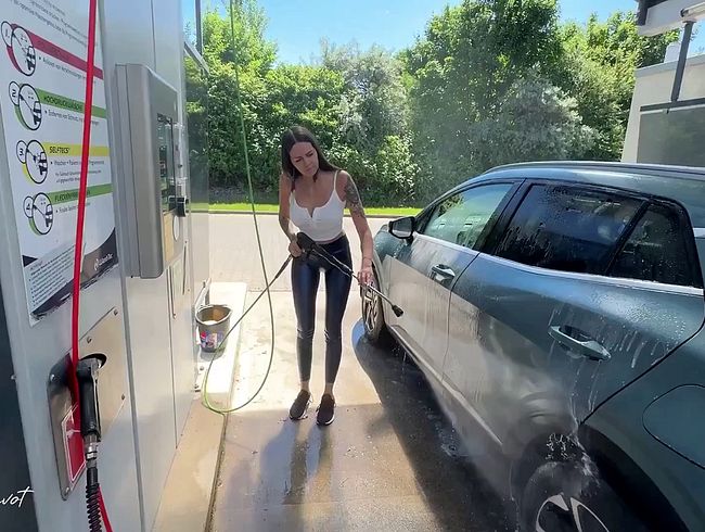 Noradevot Porno Video: Car Wash Deluxe - Hier wird sich nicht nur um dein Auto gekümmert!